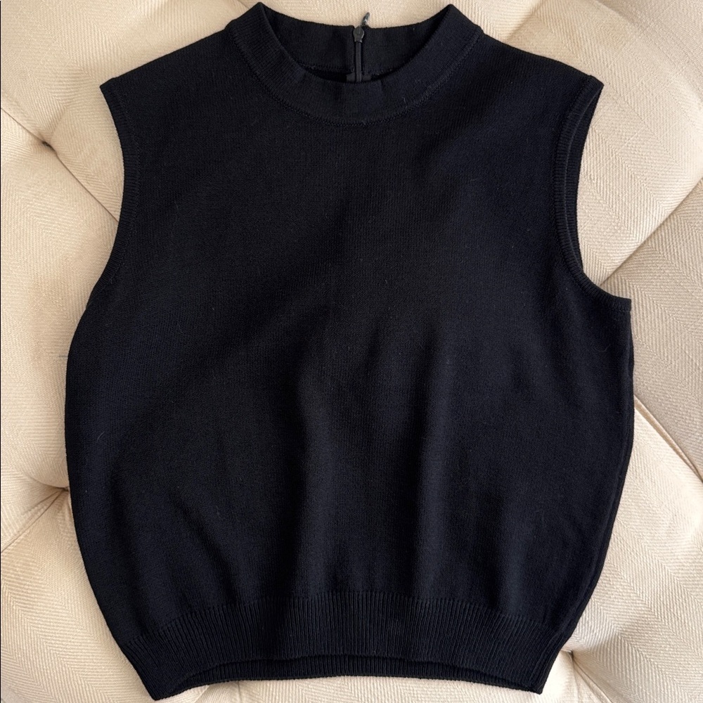 St John Basics Top Size S